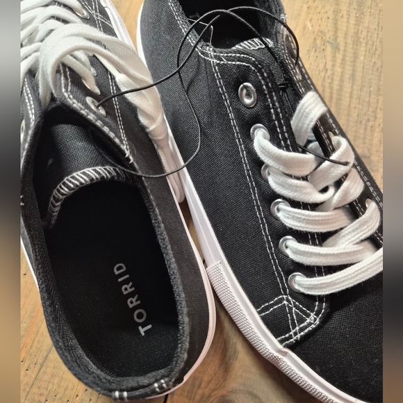 TORRID Black Canvas Sneakers - Picture 6 of 7